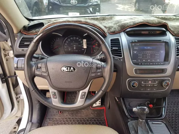 Kia Sorento 2.4AT 2017 - Bán Kia Sorento 2.4AT sx 2017 đăng ký 2018 xe tư nhân chính chủ đi rất ít