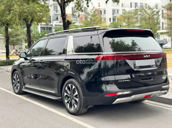 Kia Carnival 2.2D Signature 2022 - 1 tỷ 270 triệu