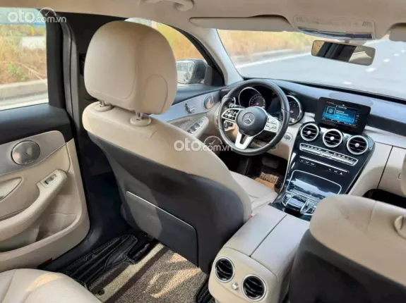 Mercedes-Benz C180 2019 - Chạy hơn 4 vạn miles.