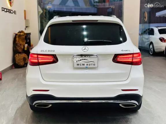 Mercedes-Benz GLC 300 4Matic 2017 - 1 tỷ 025 triệu