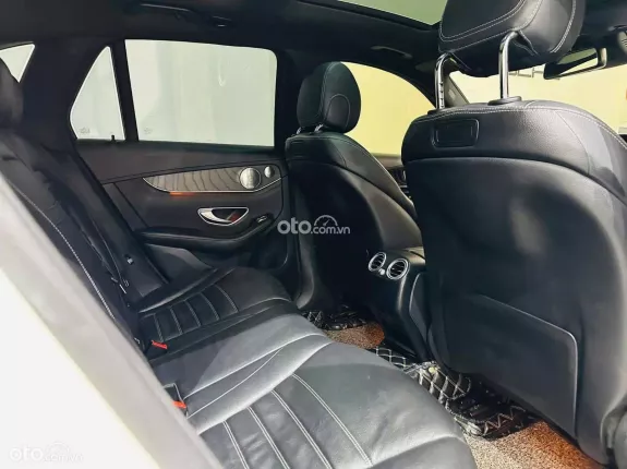 Mercedes-Benz GLC 300 4Matic 2017 - 1 tỷ 025 triệu