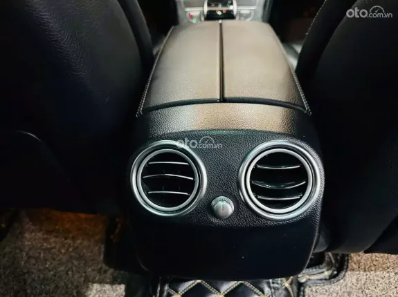 Mercedes-Benz GLC 300 4Matic 2017 - 1 tỷ 025 triệu