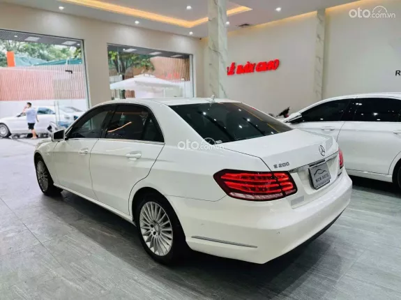 Mercedes-Benz E200 Edition 2015 - Chạy 8 vạn một chủ từ đầu.