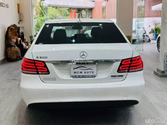 Mercedes-Benz E200 Edition 2015 - Chạy 8 vạn một chủ từ đầu.