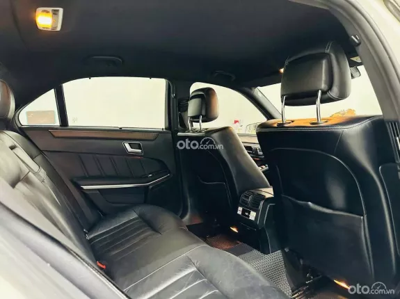 Mercedes-Benz E200 Edition 2015 - Chạy 8 vạn một chủ từ đầu.
