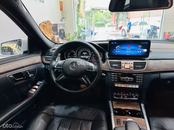 Mercedes-Benz E200 Edition 2015 - Chạy 8 vạn một chủ từ đầu.