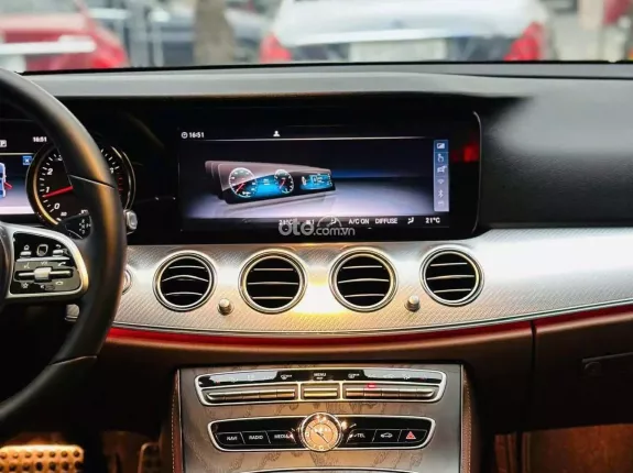 Mercedes-Benz E200 Sport 2019 - 1 tỷ 299 triệu