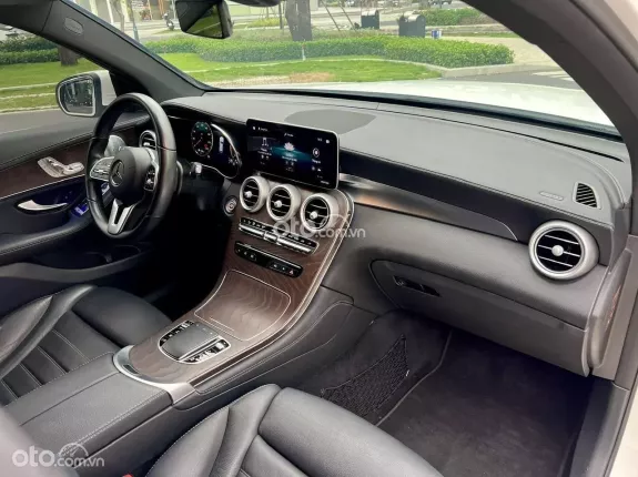 Mercedes-Benz GLC 200 4Matic 2021 - XUẤT HÓA ĐƠN CTY