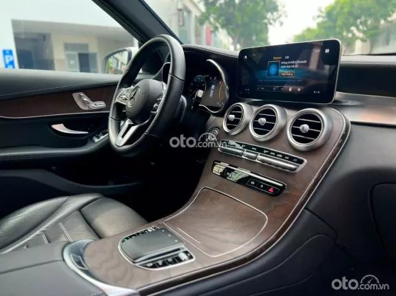 Mercedes-Benz GLC 200 4Matic 2021 - Màu Trắng, Xuất hóa đơn đủ