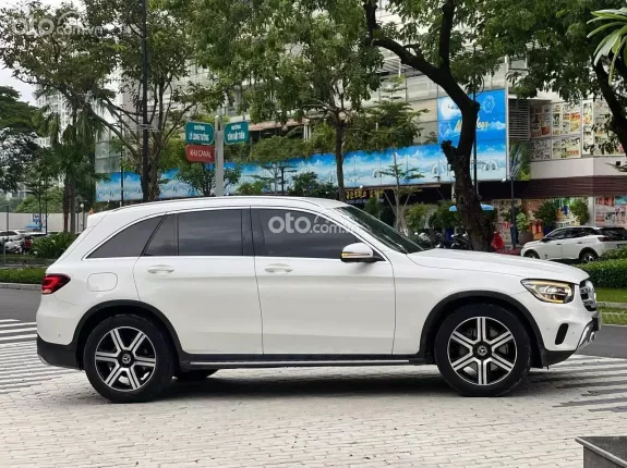 Mercedes-Benz GLC 200 4Matic 2021 - XUẤT HÓA ĐƠN CTY