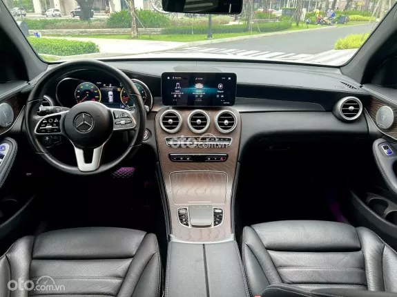 Mercedes-Benz GLC 200 4Matic 2021 - XUẤT HÓA ĐƠN CTY
