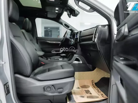 Ford Everest Titanium 2.0 AT 4x2 2022 - FORD EVEREST TITANIUM PLUS 4X4 2022