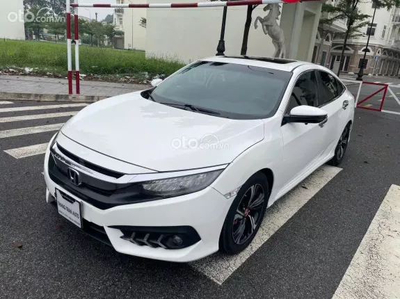 Honda Civic 1.5 Turbo RS 2017 - Bao rút hồ sơ gốc. Hỗ trợ sang tên