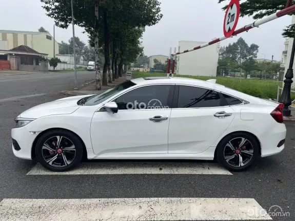 Honda Civic 1.5 Turbo RS 2017 - Bao rút hồ sơ gốc. Hỗ trợ sang tên