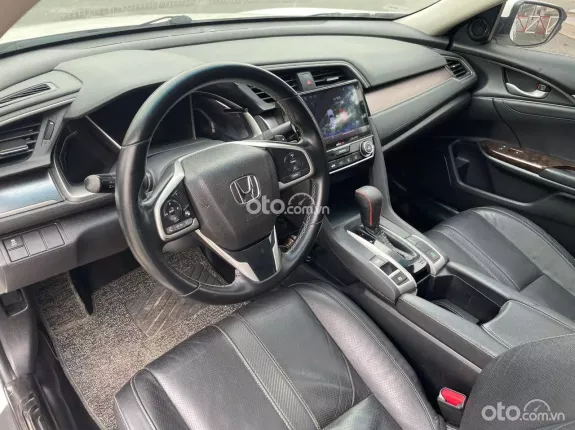 Honda Civic 1.5 Turbo RS 2017 - Bao rút hồ sơ gốc. Hỗ trợ sang tên