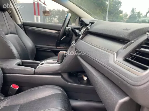 Honda Civic 1.5 Turbo RS 2017 - Bao rút hồ sơ gốc. Hỗ trợ sang tên