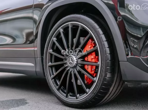 Mercedes-Benz GLA 45S 4Matic+ 2024 - MÀU ĐEN BAO NGẦU THỂ THAO