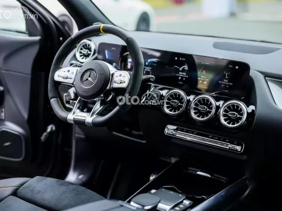 Mercedes-Benz GLA 45S 4Matic+ 2024 - MÀU ĐEN BAO NGẦU THỂ THAO