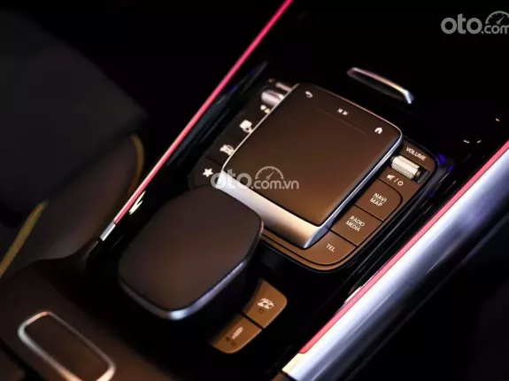 Mercedes-Benz GLA 45S 4Matic+ 2024 - MÀU ĐEN BAO NGẦU THỂ THAO