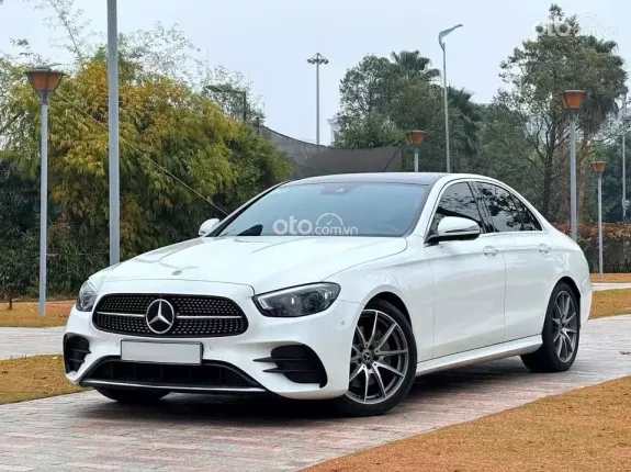 Mercedes-Benz E300 AMG 2021 - Trắng nội thất đen