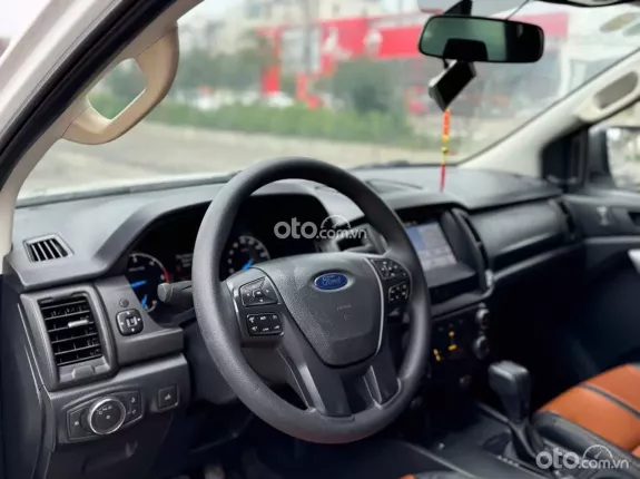 Ford Ranger XLS 2.2 4x2 AT 2020 - Xe nhập khẩu, đẹp, giá tốt sang tên ngay