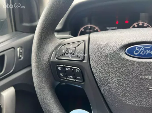 Ford Ranger XLS 2.2 4x2 AT 2020 - Xe nhập khẩu, đẹp, giá tốt sang tên ngay