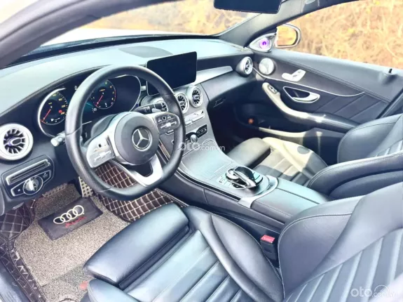 Mercedes-Benz C300 AMG 2018 - Model 2019