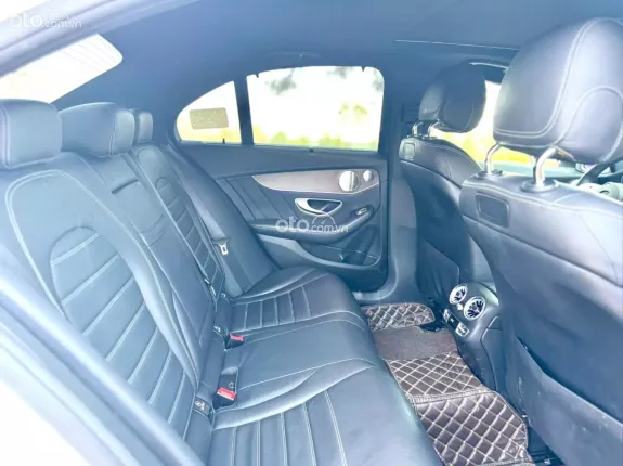 Mercedes-Benz C300 AMG 2018 - Model 2019