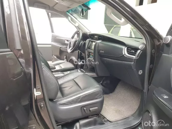 Toyota Fortuner 2.4G 4x2 AT  2020 - Toyota Fortuner 2.4AT máy dầu sx 2020. Xe tư nhân chính chủ đi 5 vạn nội ngoại thất đẹp