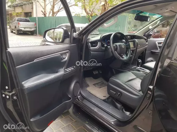 Toyota Fortuner 2.4G 4x2 AT  2020 - Toyota Fortuner 2.4AT máy dầu sx 2020. Xe tư nhân chính chủ đi 5 vạn nội ngoại thất đẹp