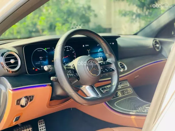 Mercedes-Benz E300 AMG 2021 - Công ty xuất hóa đơn