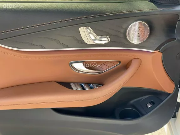 Mercedes-Benz E300 AMG 2021 - Công ty xuất hóa đơn