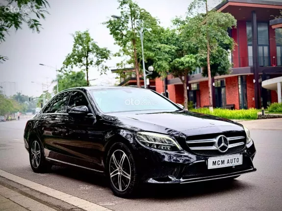 Mercedes-Benz C180 AMG 2019 - Nội thất kem chạy 7 vạn km.