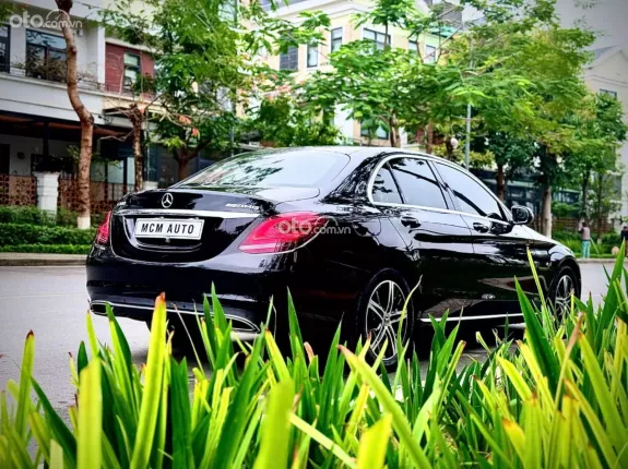 Mercedes-Benz C180 AMG 2019 - Nội thất kem chạy 7 vạn km.