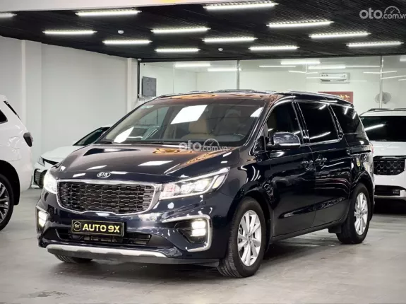 Kia Sedona 3.3 GATH 2020 - Xe màu xanh - Nội thất kem