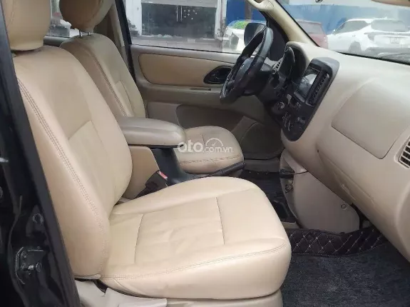 Ford Escape XLS 2.3 AT 4x2 2004 - Giá 118 triệu