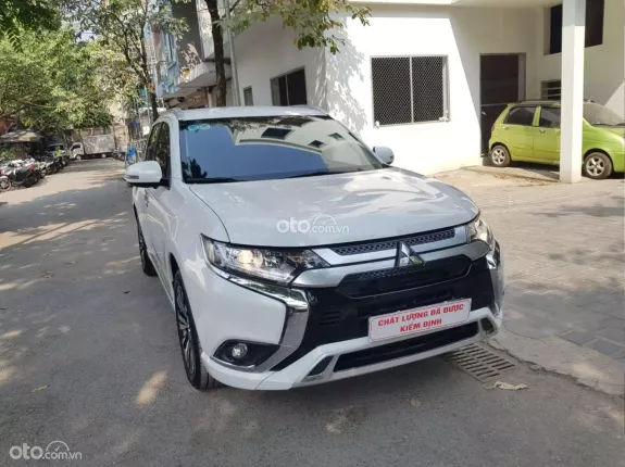 Mitsubishi Outlander 2.0 CVT 2022 - MITSUBISHI OUTLANDER 2.0AT sản xuất và đăng ký 2022
