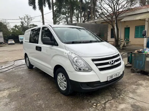Hyundai Grand Starex 2.4 MT 2016 - Bán Hyundai Starex tải van 6 chỗ, 670kg đời 2016, máy dầu