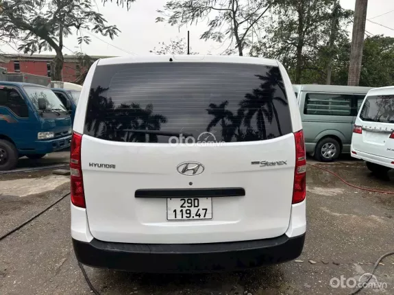 Hyundai Grand Starex 2.4 MT 2016 - Bán Hyundai Starex tải van 6 chỗ, 670kg đời 2016, máy dầu