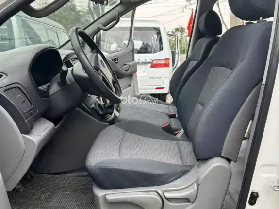 Hyundai Grand Starex 2.4 MT 2016 - Bán Hyundai Starex tải van 6 chỗ, 670kg đời 2016, máy dầu