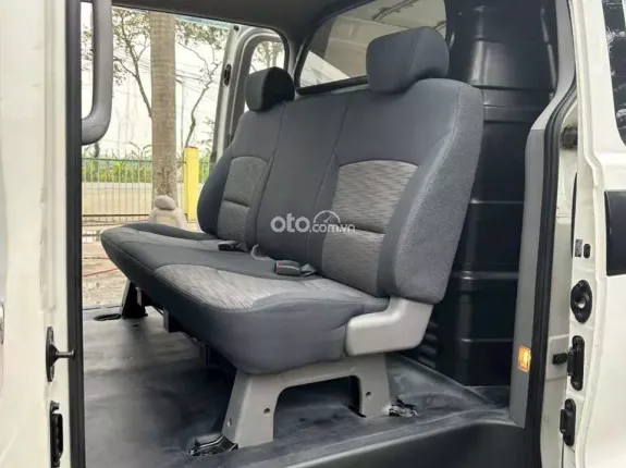 Hyundai Grand Starex 2.4 MT 2016 - Bán Hyundai Starex tải van 6 chỗ, 670kg đời 2016, máy dầu
