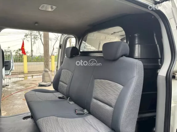 Hyundai Grand Starex 2.4 MT 2016 - Bán Hyundai Starex tải van 6 chỗ, 670kg đời 2016, máy dầu