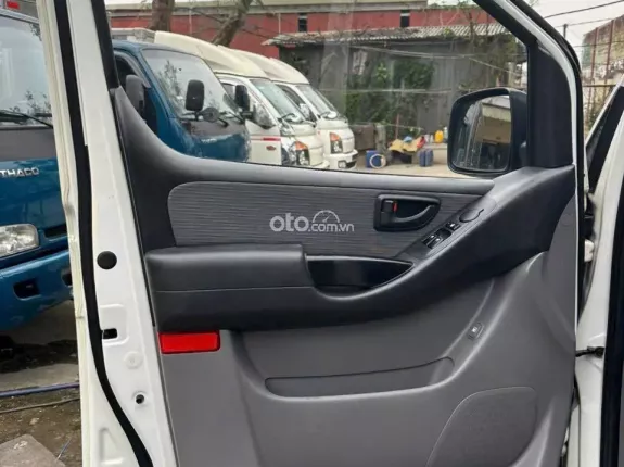 Hyundai Grand Starex 2.4 MT 2016 - Bán Hyundai Starex tải van 6 chỗ, 670kg đời 2016, máy dầu