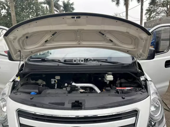 Hyundai Grand Starex 2.4 MT 2016 - Bán Hyundai Starex tải van 6 chỗ, 670kg đời 2016, máy dầu