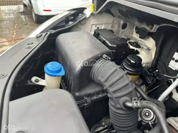 Hyundai Grand Starex 2.4 MT 2016 - Bán Hyundai Starex tải van 6 chỗ, 670kg đời 2016, máy dầu