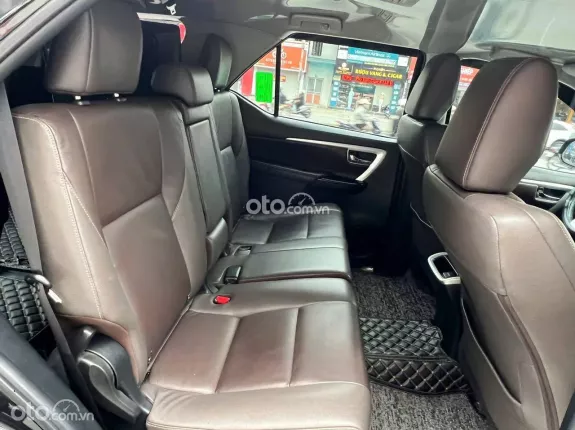 Toyota Fortuner 2.4G 4x2 AT  2020 - Toyota Fortuner 2.4AT máy dầu sx 2020. Xe tư nhân chính chủ đi ít nội ngoại thất đẹp