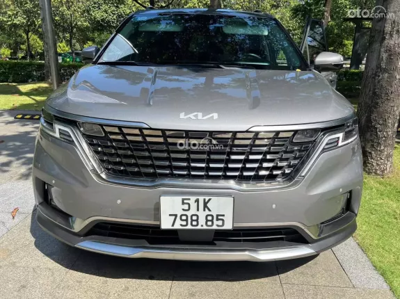 Kia Carnival 2.2D Signature 2023 - 11.399 km siêu lướt xe vía tốt khách đổi X7