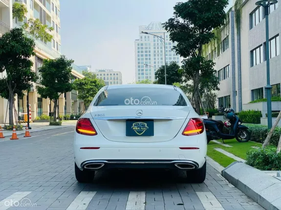 Mercedes-Benz E200 E200 2019 - Model 2020 - Cty Xuất hóa đơn