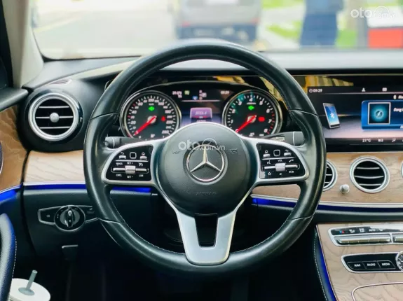 Mercedes-Benz E200 E200 2019 - Model 2020 - Cty Xuất hóa đơn