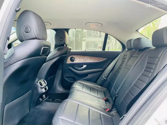 Mercedes-Benz E200 E200 2019 - Model 2020 - Cty Xuất hóa đơn